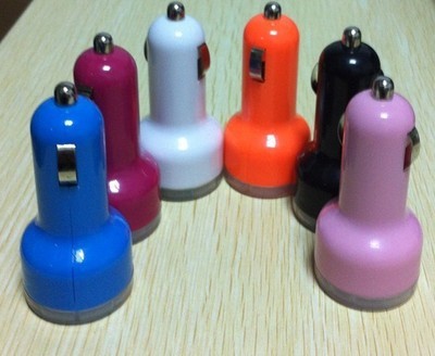 雙USB透明底迷你車(chē)充 時(shí)尚設(shè)計(jì)與高效充電的完美結(jié)合